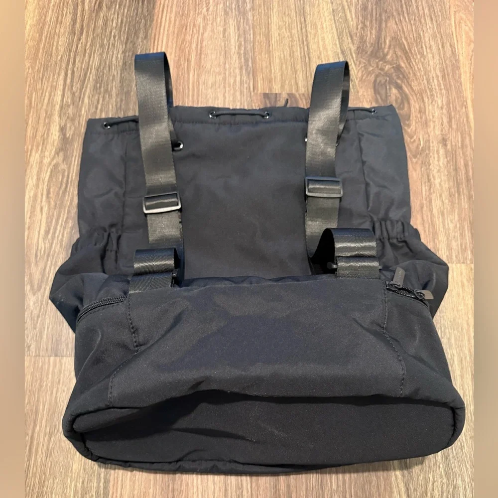 BEYOND YOGA Convertible Gym Bag - Picture 2 of 5